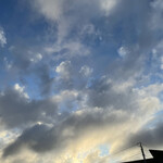 らーめんまいど - お店裏手に駐車場。4-5台駐められたかな。。そこで見上げた空が綺麗。