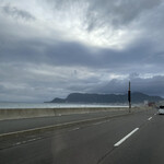 きたわせ - お蕎麦の後の海岸通り。でも本当は、この画像は翌日のもの。とっても不思議な綺麗な雲だったのだけど、携帯しまっちゃってて、運転していたのでその雲は撮れなかった・・・