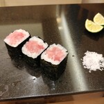 菊水鮓 - 一口サイズの鉄火