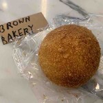 BROWN BAKERY CAFE BAR - 牛すじカレーパン