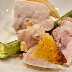 f - じっくり火入れしてあってとても弾力がある肉にゴルゴンゾーラのソースが合わせてありました　これも美味しすぎて悶絶します