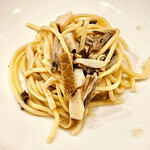 f - 鳶舞茸という夏にしかいただけない特産の舞茸と鮑でタリアテッレとは・・・驚きすぎてもう驚けないくらいですｗ