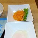 スーパーホテル - サラダ、温泉卵