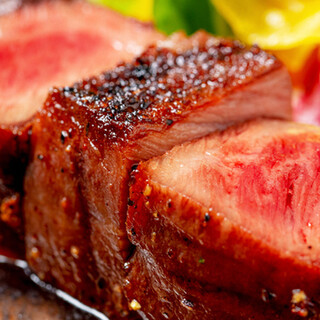 Seasonal ingredients and delicious beef. High-quality taste that can be enjoyed by both the eyes and the tongue