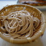 大谷酒造 - 成城石井ブランド挽きぐるみ蕎麦 (北海道産の蕎麦と小麦を使用)　歯応え・喉越し共に良いが、香り・甘味はそれほどでもない。(Leica Q)