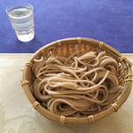 大谷酒造 - 新得物産 "八割そば" (北海道産の蕎麦と小麦を使用)　これもおいしいが、イマイチ。