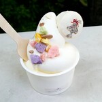 ル プチ クール - マカロン屋さんの北海道ソフトクリーム：450円