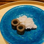 温石 - 鱧　山椒オイル　管牛蒡。透明感が染みわたる一品。思えば初めて伺ったころ、先ず魅了されたのがこの一品でした。