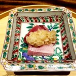 温石 - 爽やかな脂を纏った旨みに、カウンター一同唸りました。赤身の美味しさは寝かせたものとしか思えませんでした。人生ベストお造り、ベスト3に入りそう。