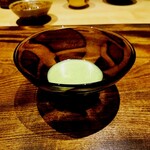 温石 - 心象的なガラス碗。