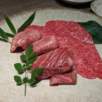 USHIGORO S. GINZA - 究極の黒タン、特選ハラミ、厳選部位 塩