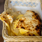 ひまわりカレー - 2021.7 チーズナン（350円）