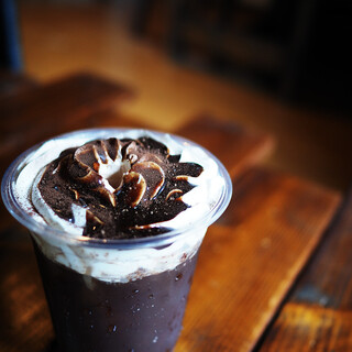 川のほとりのコーヒースタンド カワカフェ_1