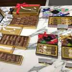 ヴィヴェル パティスリー トウキョウ - デーツとお菓子のギフトボックス。それぞれサイズ3種