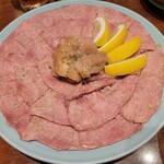 焼肉 静龍苑 - タン塩とミノ塩