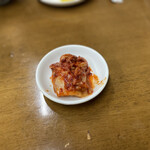 焼肉 栄養楼 - キムチ（ご厚意・少し食べてしまった後）