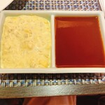 三栗 - カキフライには何時もタルタルソースとケチャップソースがセット