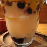 中国料理 堀内 - 黒胡麻とかぼちゃのアイス。
      
      白玉に黒タピオカにマーラーカオ。
      アイスの下には黒亀ゼリー。
      
      
      
      
      