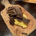 やまぐち - 蝦夷アワビのステーキとピュアホワイトとゴールドラッシュ二種類のトウモロコシを使ったリゾット　オーストラリア産黒トリュフ