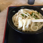 うどん石川 - 平たい女麺でコシがカナリあります。