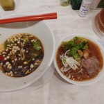 みなとや - 左、麺を食べ終えた丼　右、冷やし替え玉