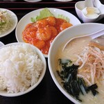 四川料理 味仙 - エビチリ定食