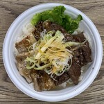 焼肉丼専門店 モ～モ～ - ハーフ & ハーフ丼