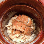 もちづき - 〆の鰻と松茸の炊き込みご飯