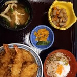 味波 豊田小坂店 - 天丼と今日はそば付き
