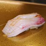 梅田 鮨 よこ田 - カンパチ