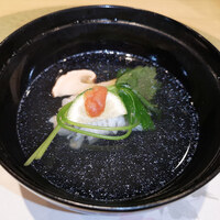 梅田 鮨 よこ田 - 鱧と岡山産松茸の吸い物