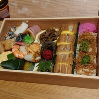 韻松亭 - 3500円の弁当