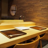 朧 - 店内（カウンター席）