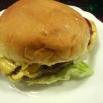 ほそやのサンド - ほそやのジャンボハンバーガー チーズ入り1