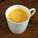 CAFE やいち - スープは、南瓜、人参、玉葱の冷製スープ