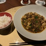 TOKYO CHINOIS 神子 - 當店スペシャリテの「牛肉の麻婆豆腐」