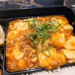 Nishan Hai - 令和3年8月 本日のランチ
                        麻婆豆腐＋鶏の唐揚げ＋ライス＋スープ 800円