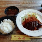 とんかつの山岡 - とんかつ定食800円