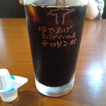 チロリン村 - スパゲティ頼んだら100円のアイスコーヒーです