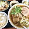 畔鐘 - 醤油ラーメン&もつ煮セット　1000円