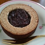 三つ舎 - 料理写真:バウムクーヘンの中に黒餡