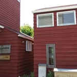 川のほとりの美術館 - 