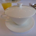 TOBEオーベルジュリゾート - 蓋を開けるとデザートが入っている