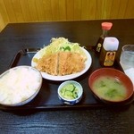 たむ食堂 - とんかつ定食　1000円