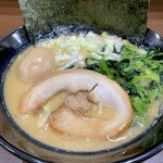 松壱家 - 味玉醤油豚骨ラーメン　ほうれん草トッピング