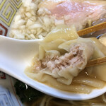 ほっこり中華そば もつけ - 生姜香るワンタンがよいアクセント