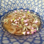 焼肉 思食 - 蓴菜と山芋の冷麺