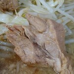 ラーメン二郎 - 肉って感じ！