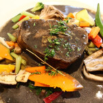 トラント.トロワ - 豚肉のことこと煮込み黒ごま風味