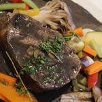 トラント.トロワ - 豚肉のことこと煮込み黒ごま風味